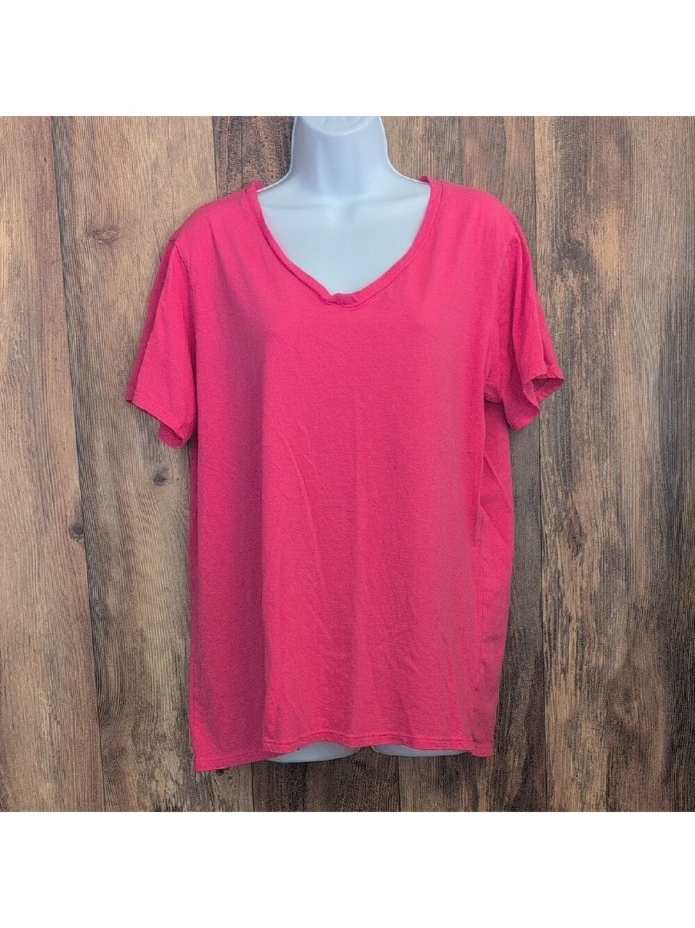 Zenana Vivid Pink Short Sleeve V Neck Tee L